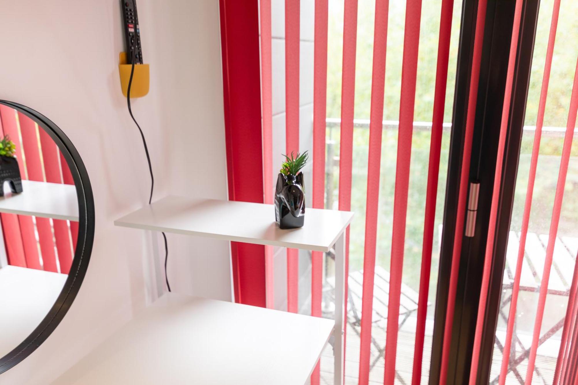 Princess Lofts City Centre Studios With Nespresso Coffee Machines & New Fast Wifi By Stayright Σουόνσι Εξωτερικό φωτογραφία