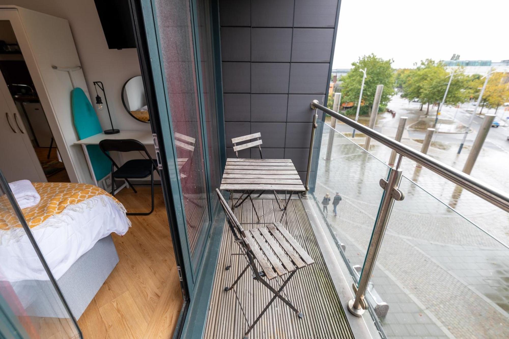 Princess Lofts City Centre Studios With Nespresso Coffee Machines & New Fast Wifi By Stayright Σουόνσι Εξωτερικό φωτογραφία