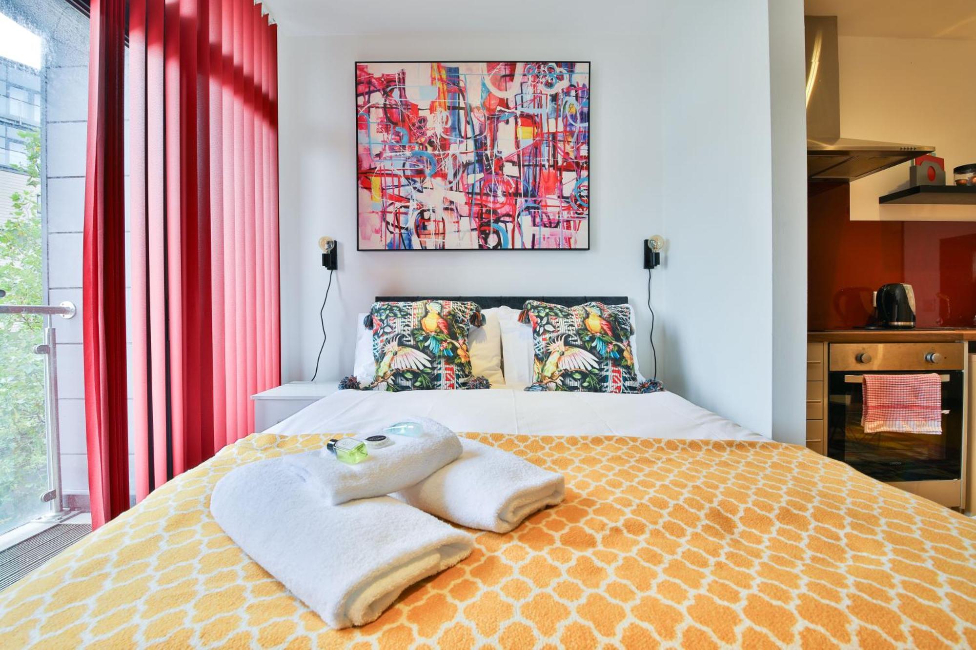 Princess Lofts City Centre Studios With Nespresso Coffee Machines & New Fast Wifi By Stayright Σουόνσι Εξωτερικό φωτογραφία