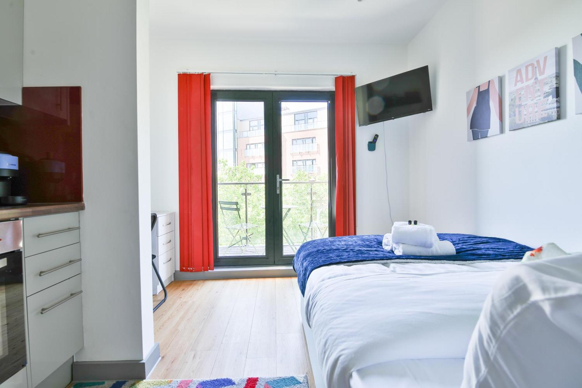 Princess Lofts City Centre Studios With Nespresso Coffee Machines & New Fast Wifi By Stayright Σουόνσι Εξωτερικό φωτογραφία