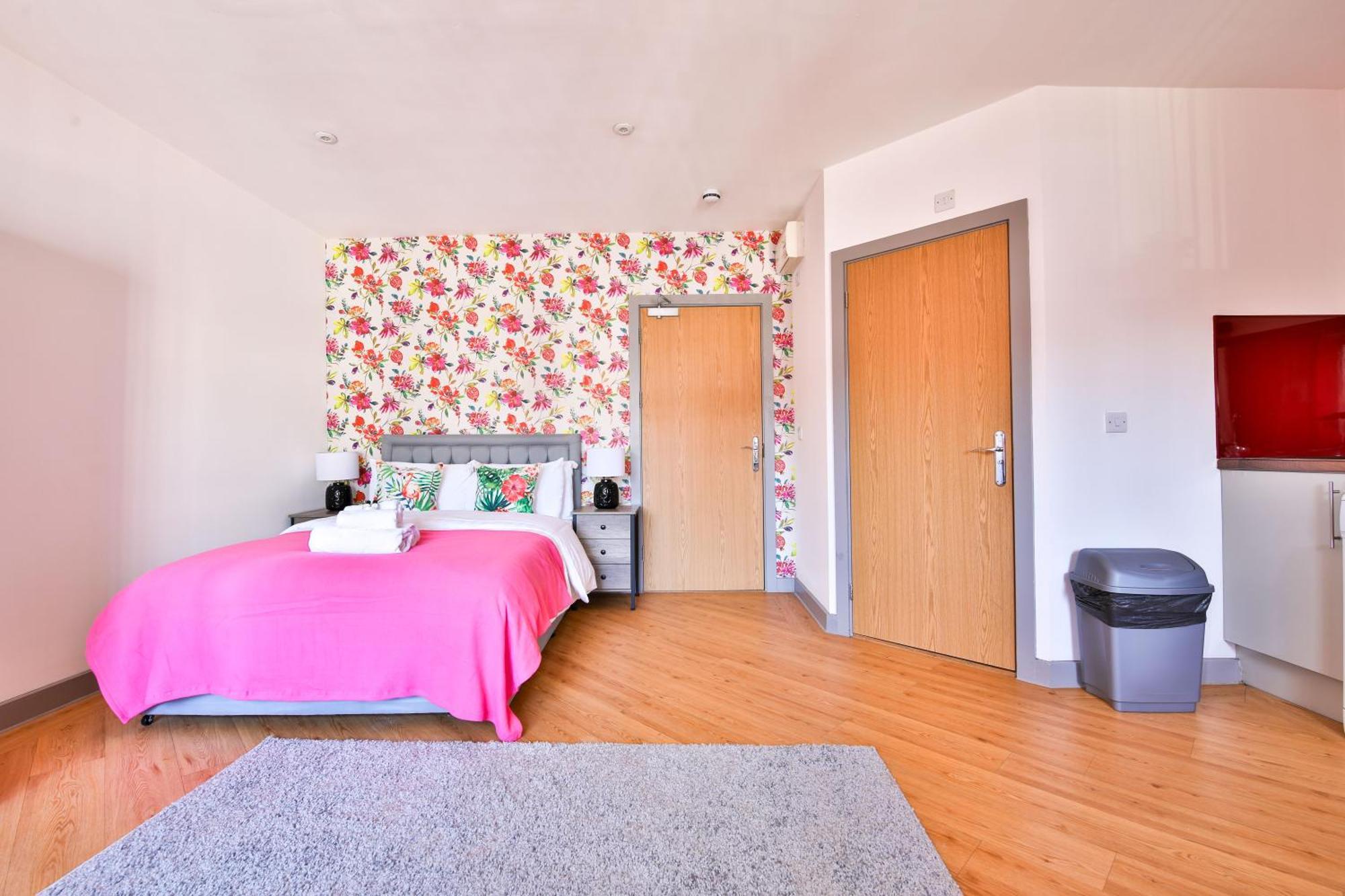 Princess Lofts City Centre Studios With Nespresso Coffee Machines & New Fast Wifi By Stayright Σουόνσι Δωμάτιο φωτογραφία